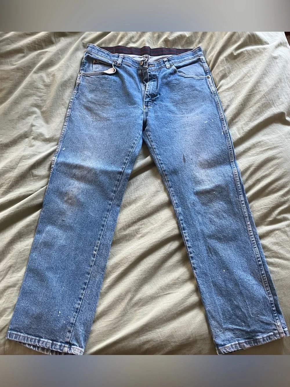 Wrangler | 34 x 30 Medium Wash Distressed Straight Leg Denim Jeans